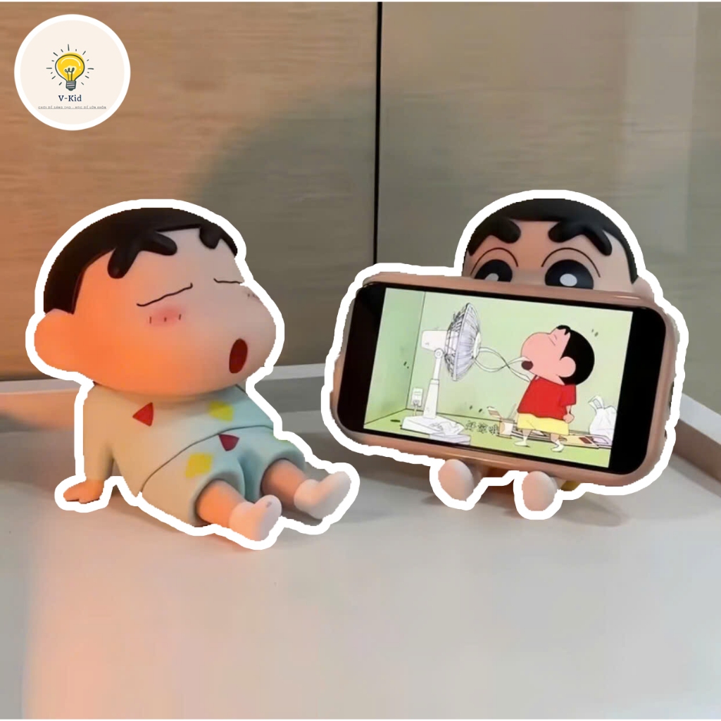 Shin Cậu Bé Bút Chì Dáng Ngồi Siêu Yêu – Giá Đỡ Điện Thoại & Trang trí Góc Học Tập